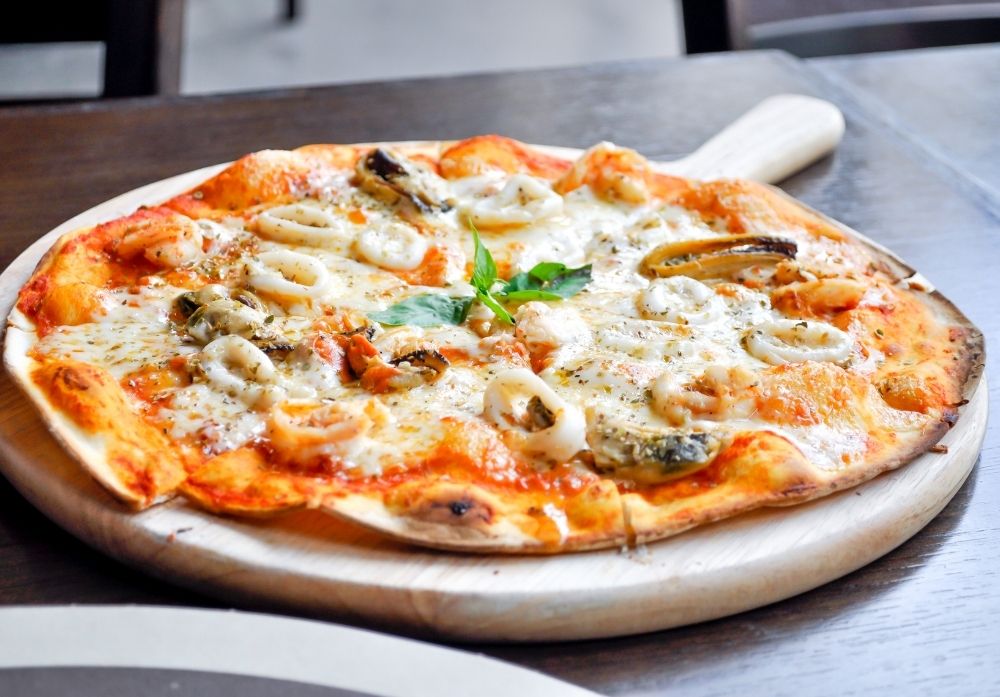 Seafood Pizza 